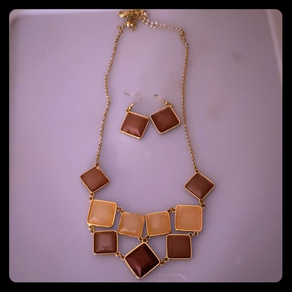 Necklace and matching earnings